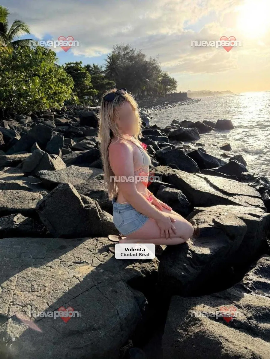 Jovencita colombiana sin límites, adicta al sexo, nueva en CR - 1/5