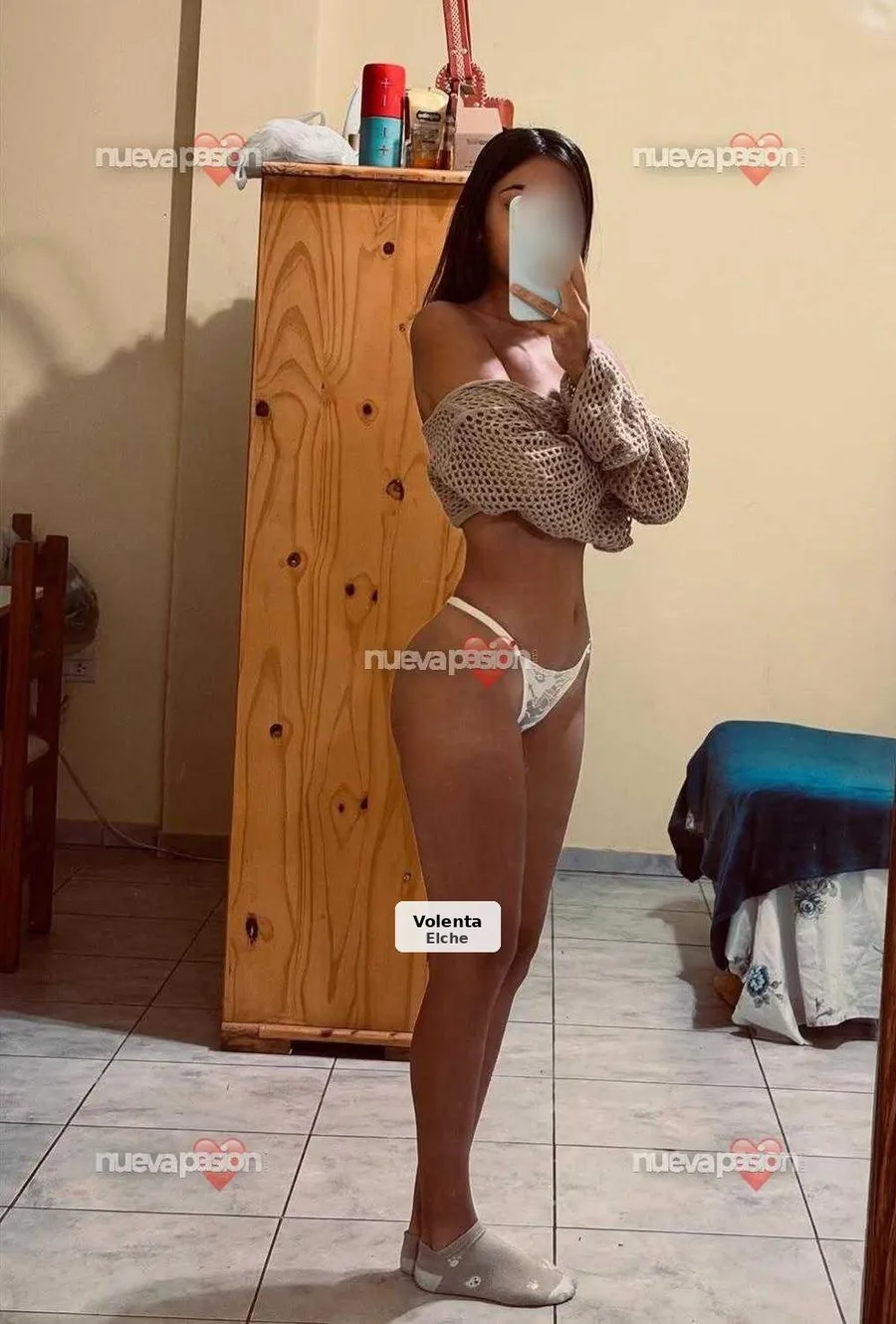 Joven nueva y ardiente, disponible para ti - 1/5