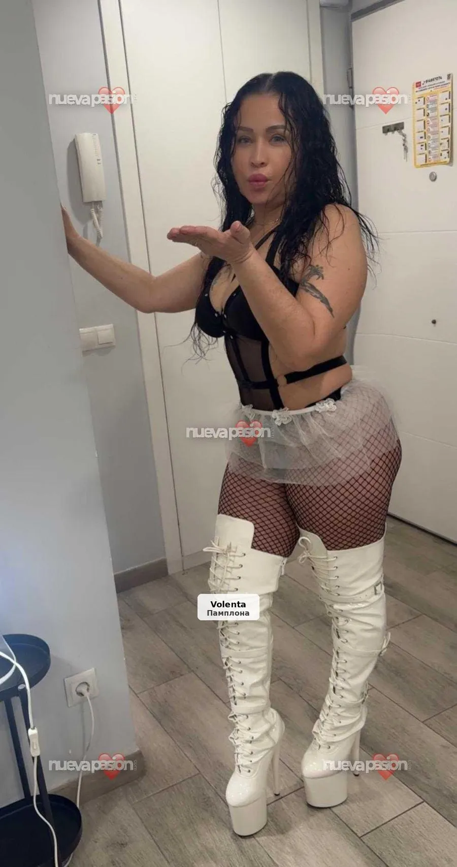 Yuliza la cachonda por tu zona fiestera - 1/9