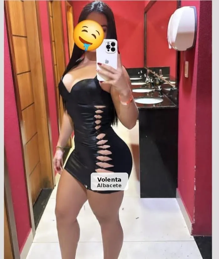Paty, noia llatina sexi i molt festiva - 1/2