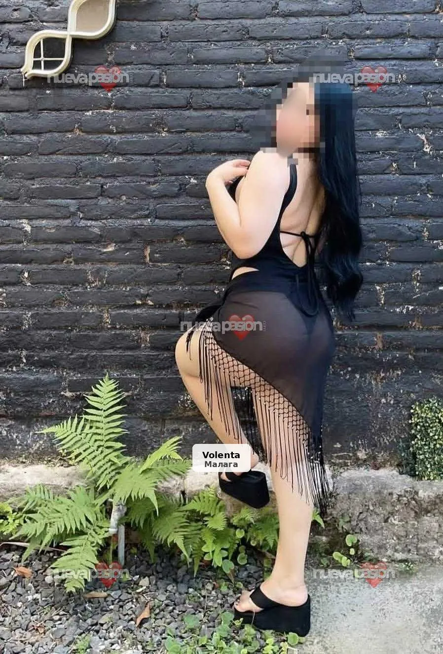 Carla, latina exuberante y muy complaciente - 1/4