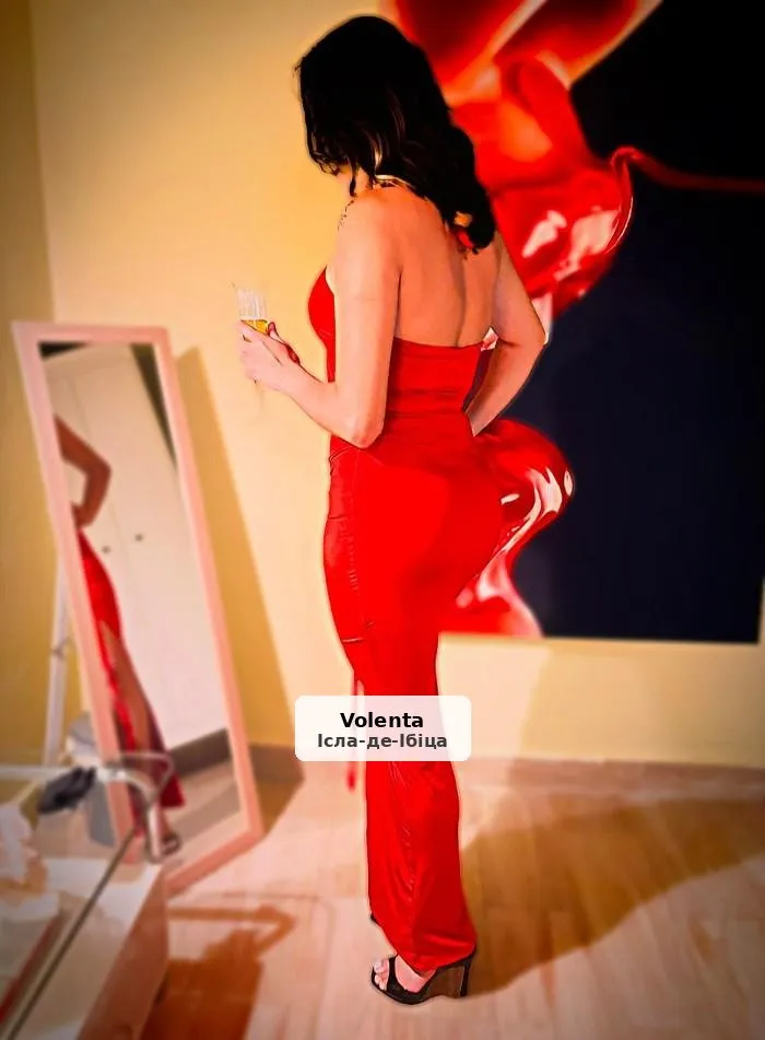 Valentina, latina atrevida i molt suggerent - 1/6