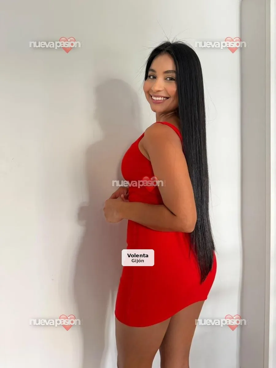 Ardiente jovencita recién llegada a Gijón apasiona - 1/8