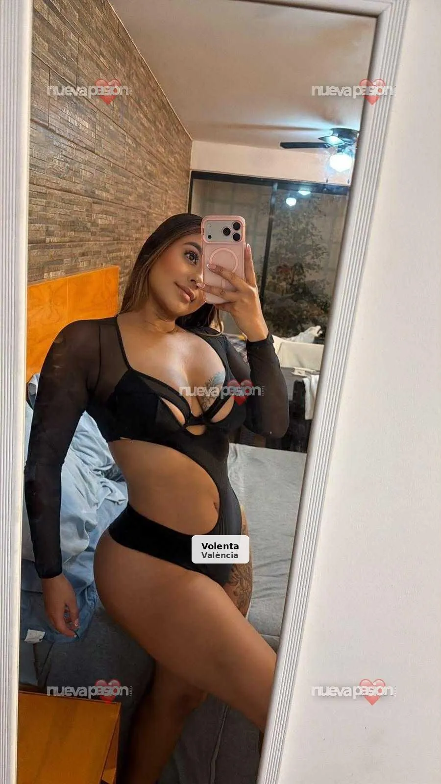 Jovencita colombiana de curvas perfectas - 1/5