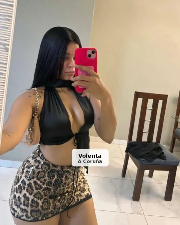 Mía, very hot and affectionate Cuban girl - 1/5