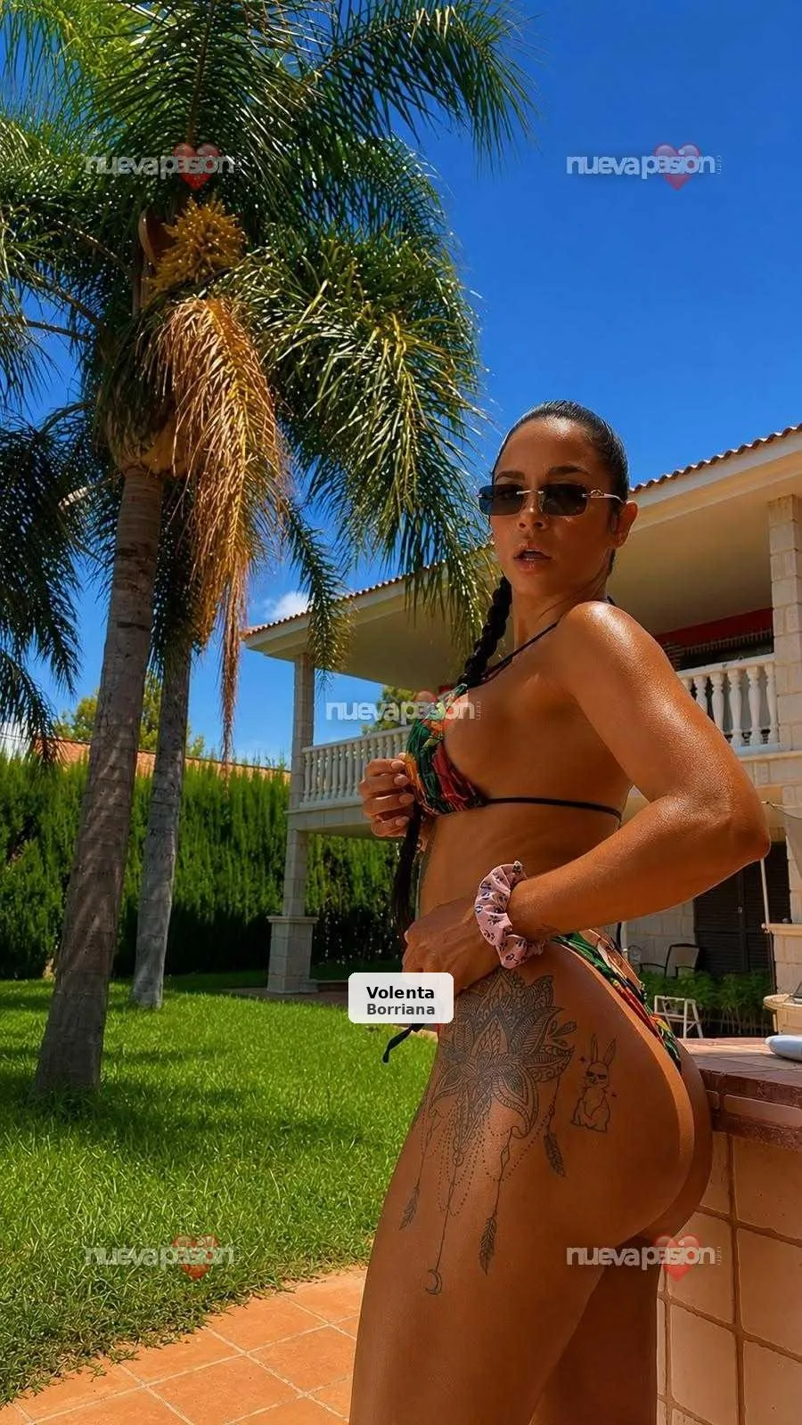 Nicky, fiery Latina with stunning curves - 1/5