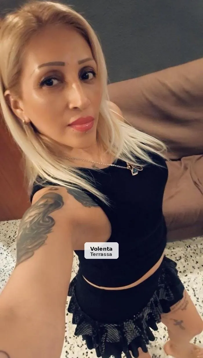 Katia, fiestera y ardiente en Rambla - 1/8