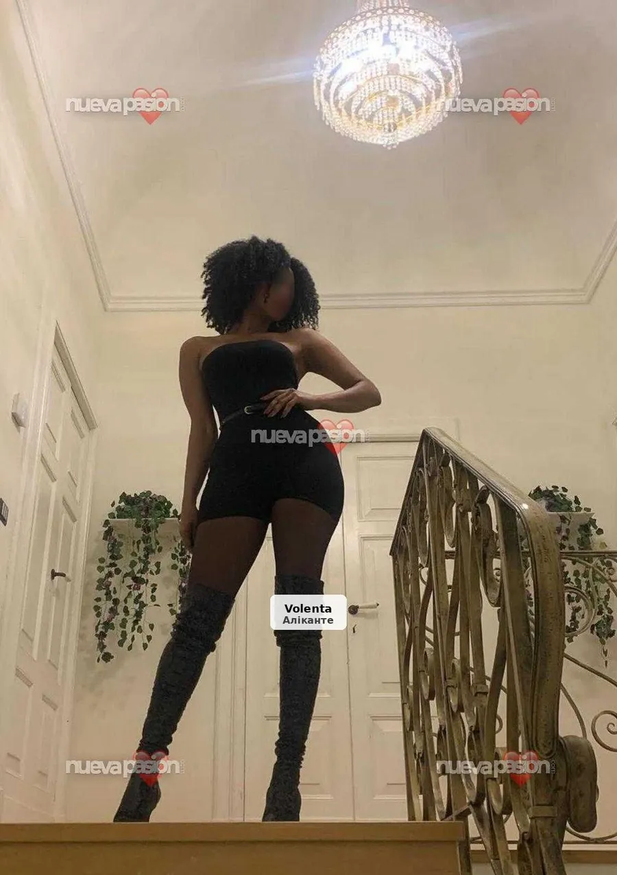 Vitoria, mujer femenina y muy sensual - 1/5
