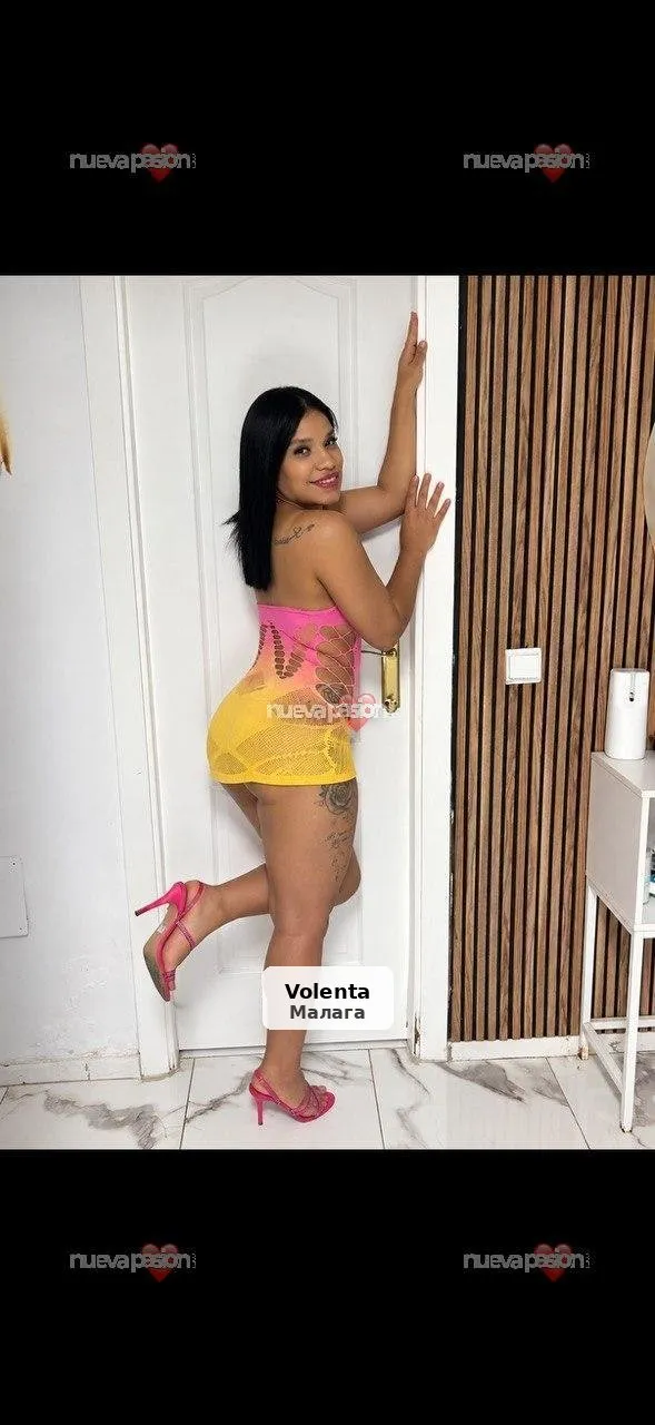 Curvas irresistibles y encanto cautivador - 1/4