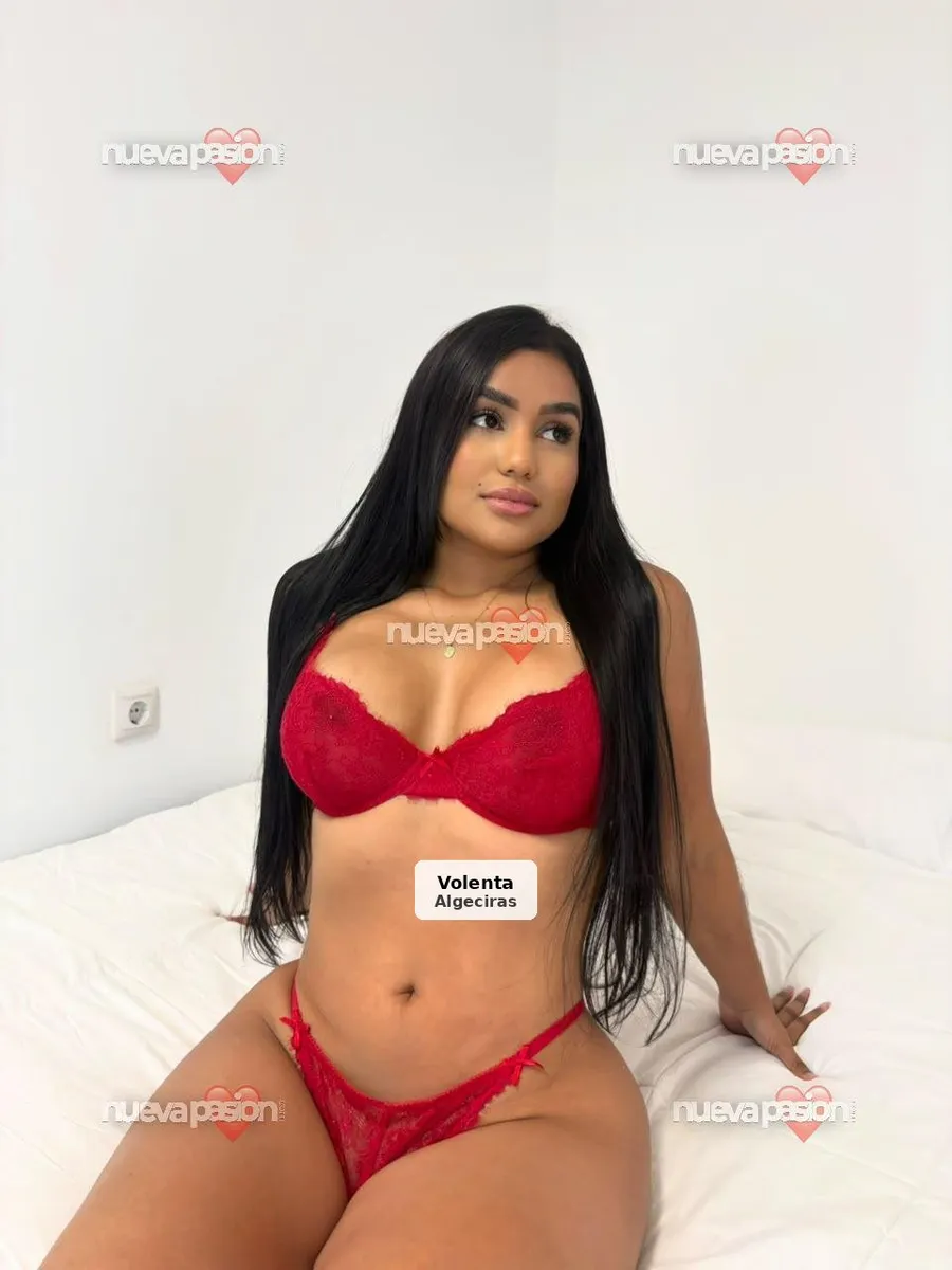 Sara, colombiana jove i molt femenina a Cadis - 1/8