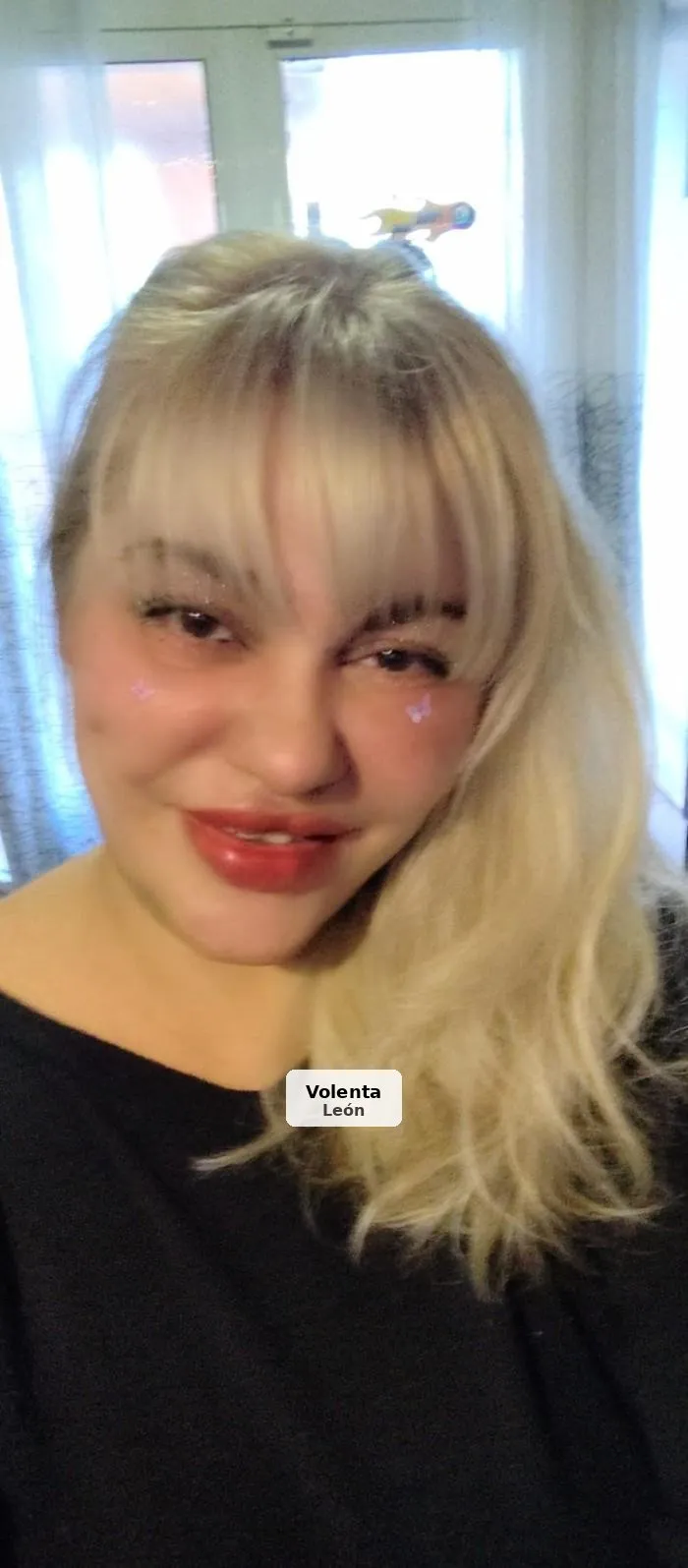 Laura, española, curvas y trato muy cariñoso - 1/9