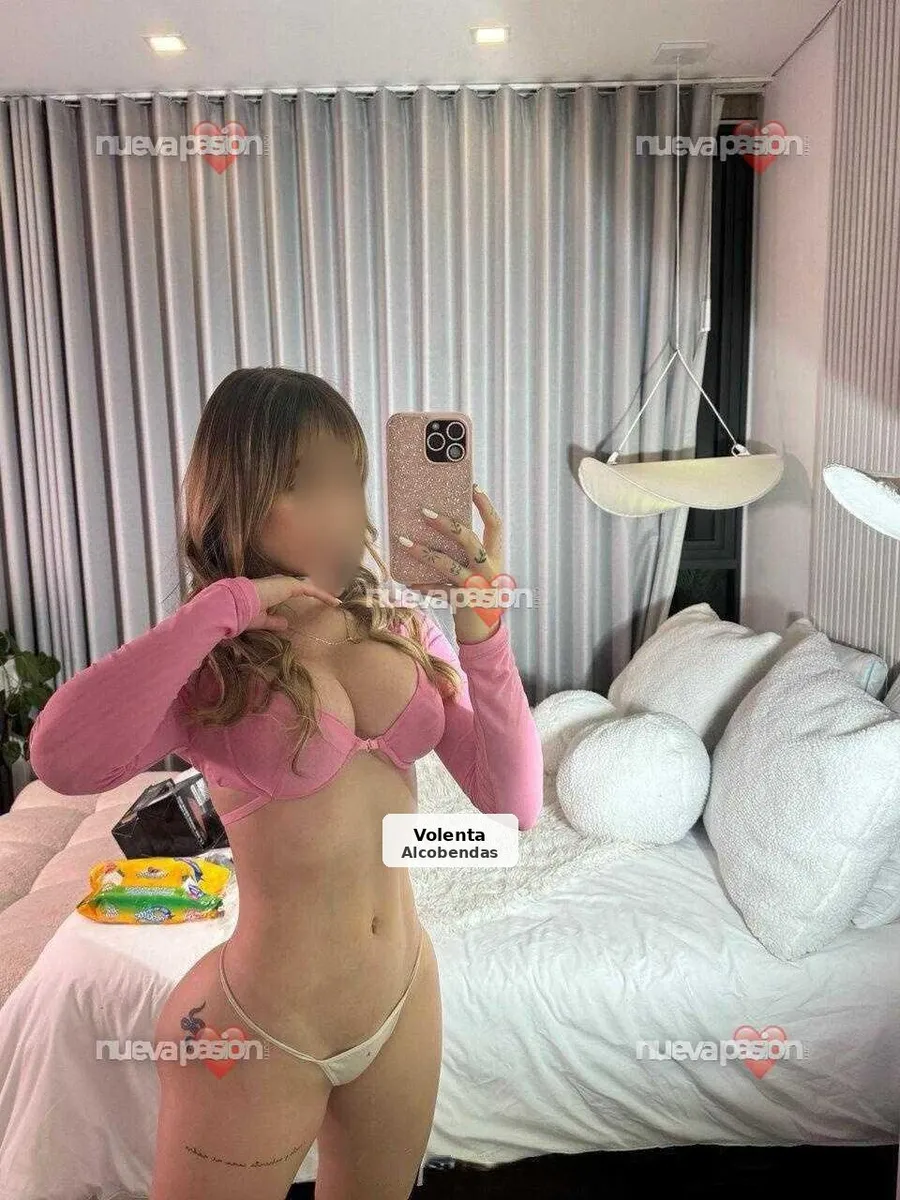 Camí, rubia colombiana joven y muy ardiente - 1/3