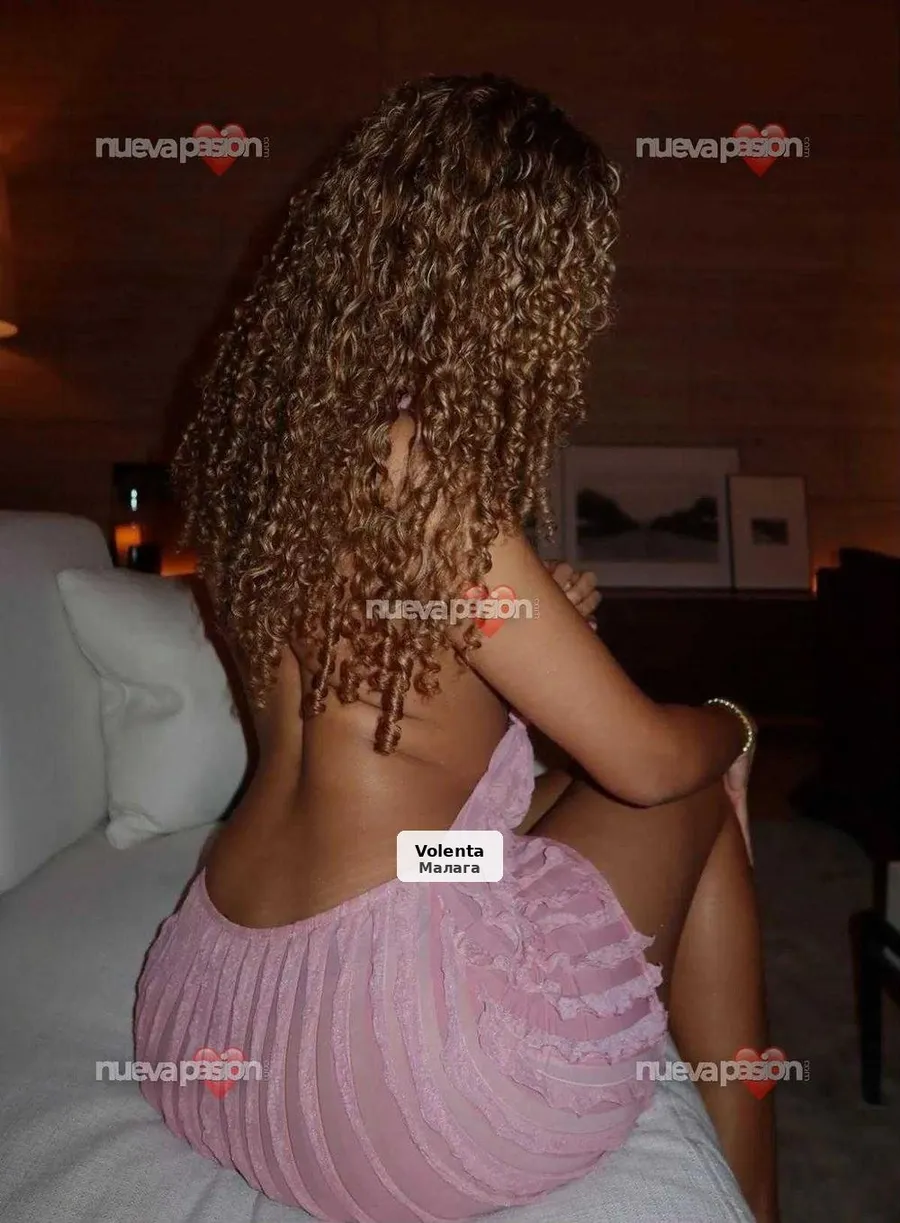 Samy, morenaza fiestera y muy viciosa - 1/10