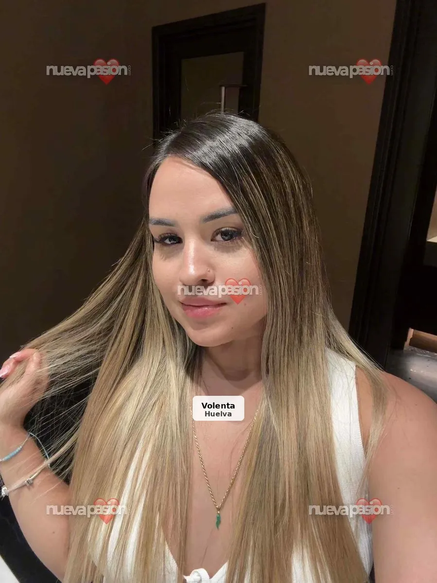 Ariadna, belleza latina natural y encantadora - 1/9