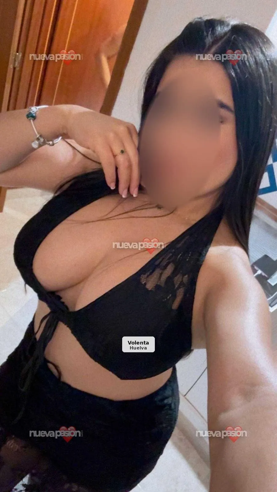 Abby, trato de novios real y muy cariñosa - 1/7