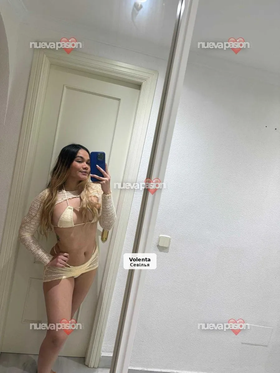 Brenda, explosiva colombiana en Mairena - 1/7