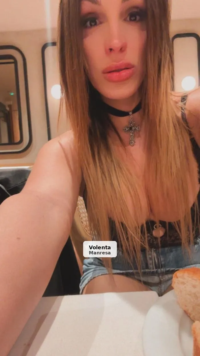 Beth, trans catalana molt femenina i maca - 1/10
