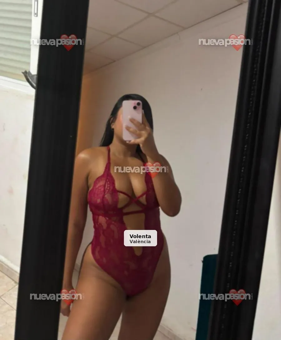 Andrea, sexy latina muy cachonda - 1/3