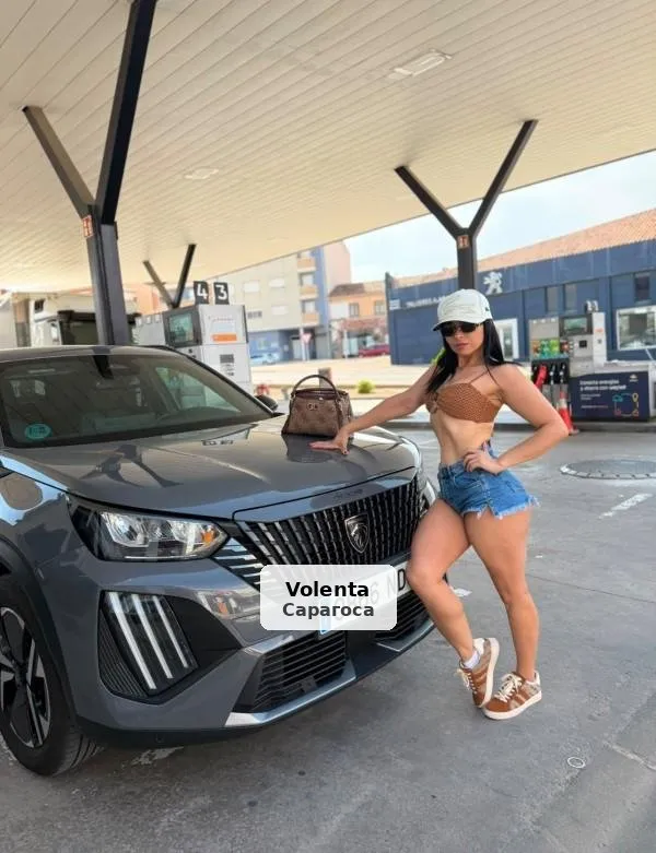 Laura, sexe dur i disbauxa a Les Fonts - 1/10