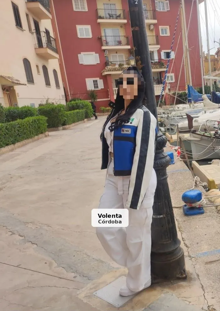 Andrea, novetat, primera vegada a la zona - 1/4