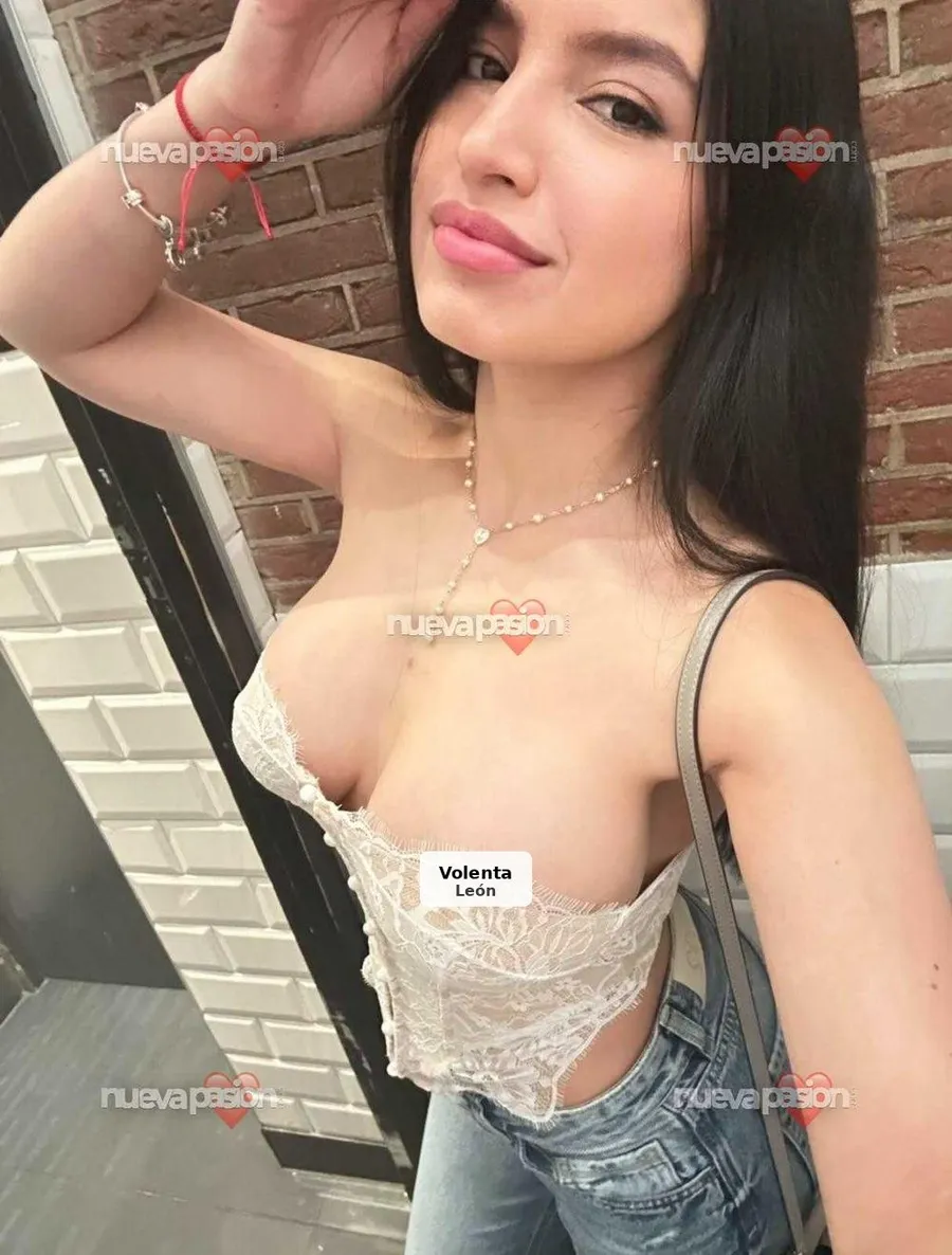 Valentina, jovencita sumisa y dominante - 1/8