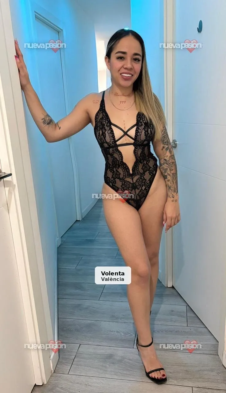 Cataleya, young and very hot Latina - 1/7