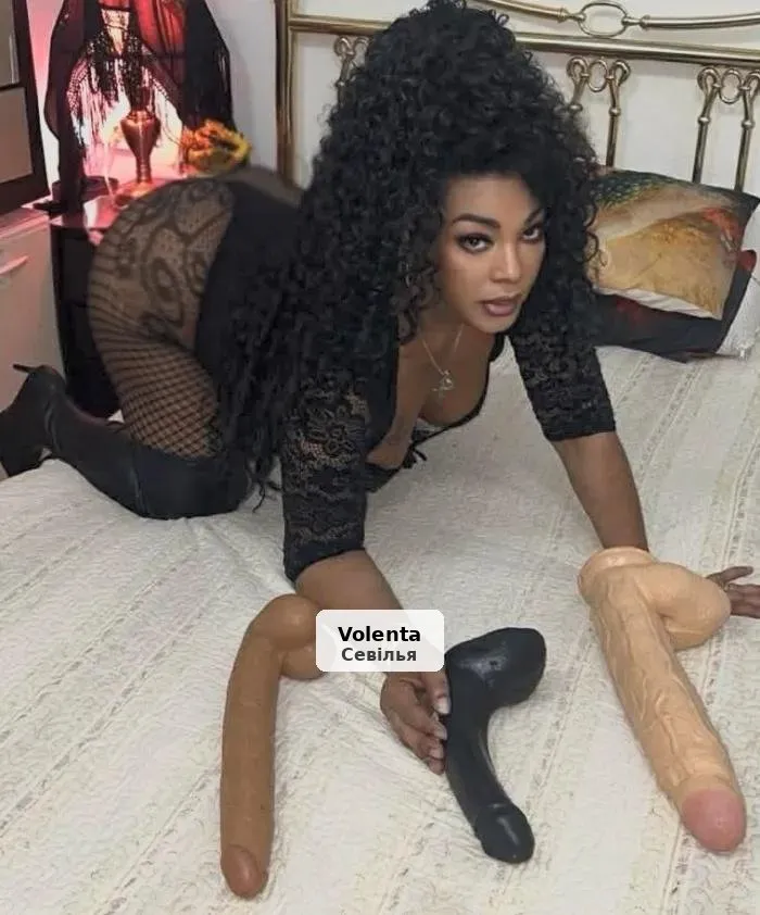 Vanessa, espectacular trans llatina i molt festiva - 1/9