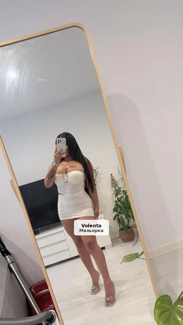 Laury, your young and passionate latina girl - 1/9