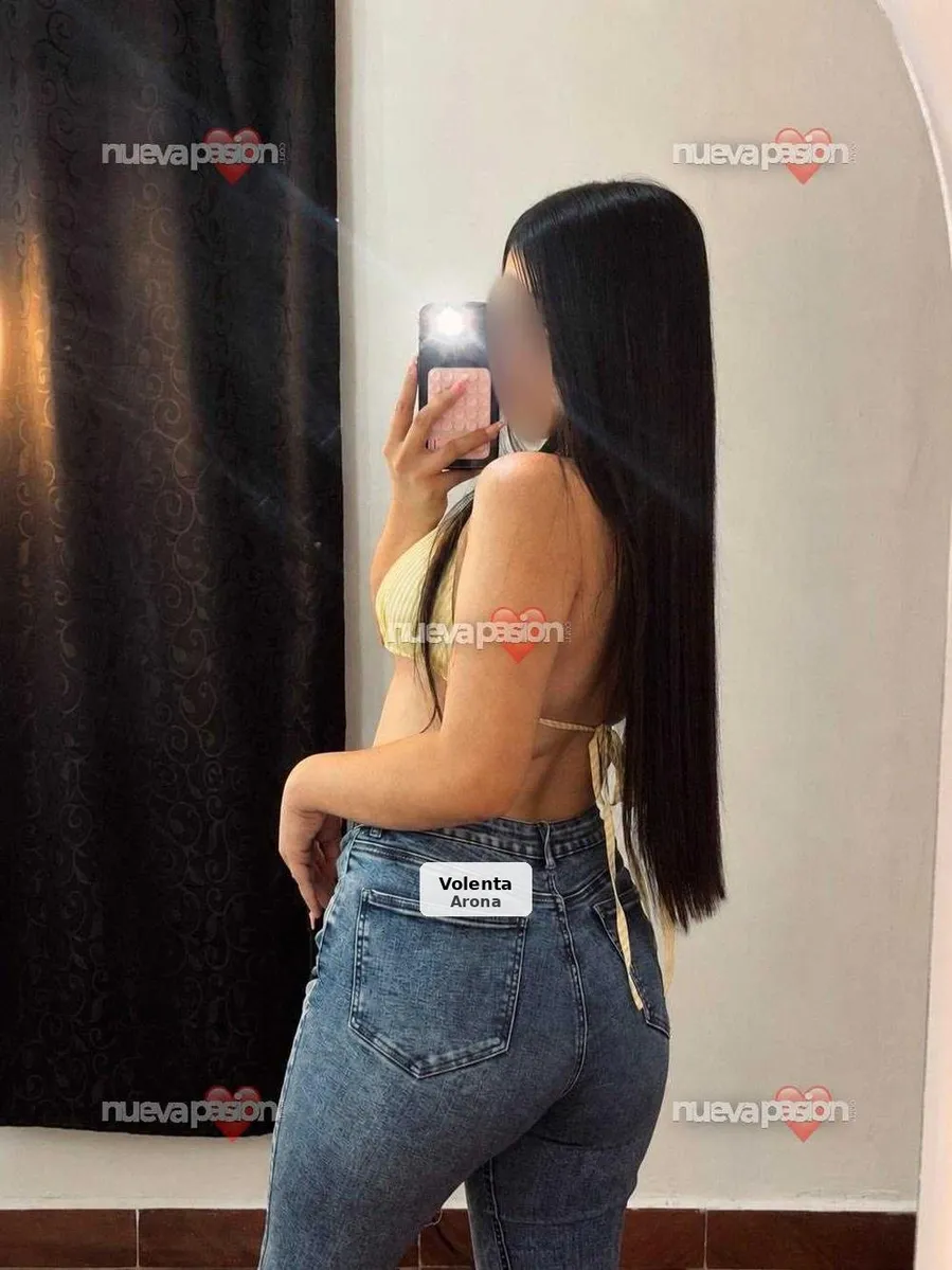 Camila, tu momento de placer en Los Cristianos - 1/8