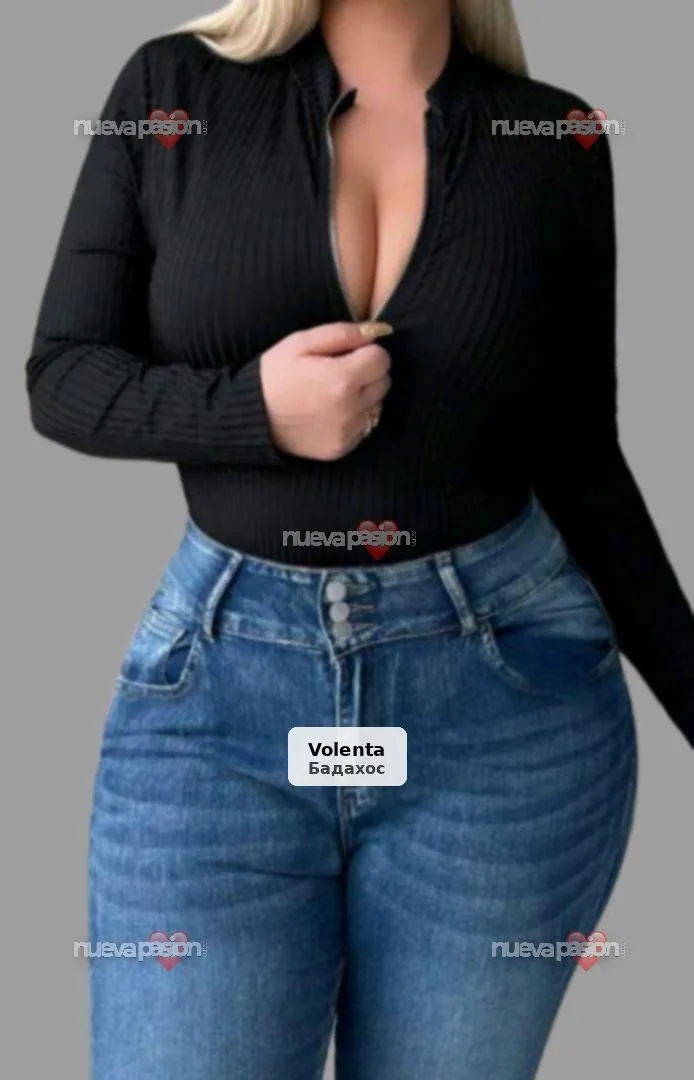 Rubia madura atractiva i molt complaent - 1/9