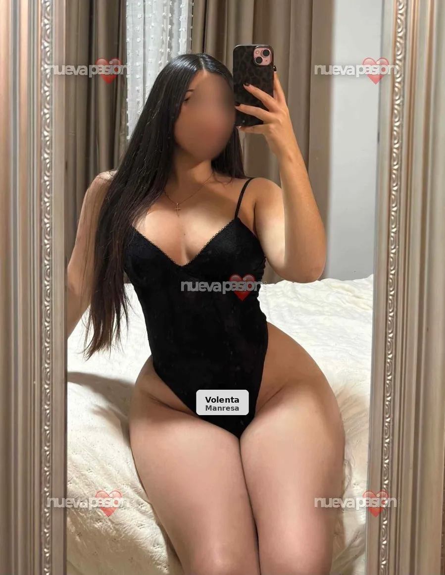 Stephanie, extrovertida joven rubita en piso privado - 1/7