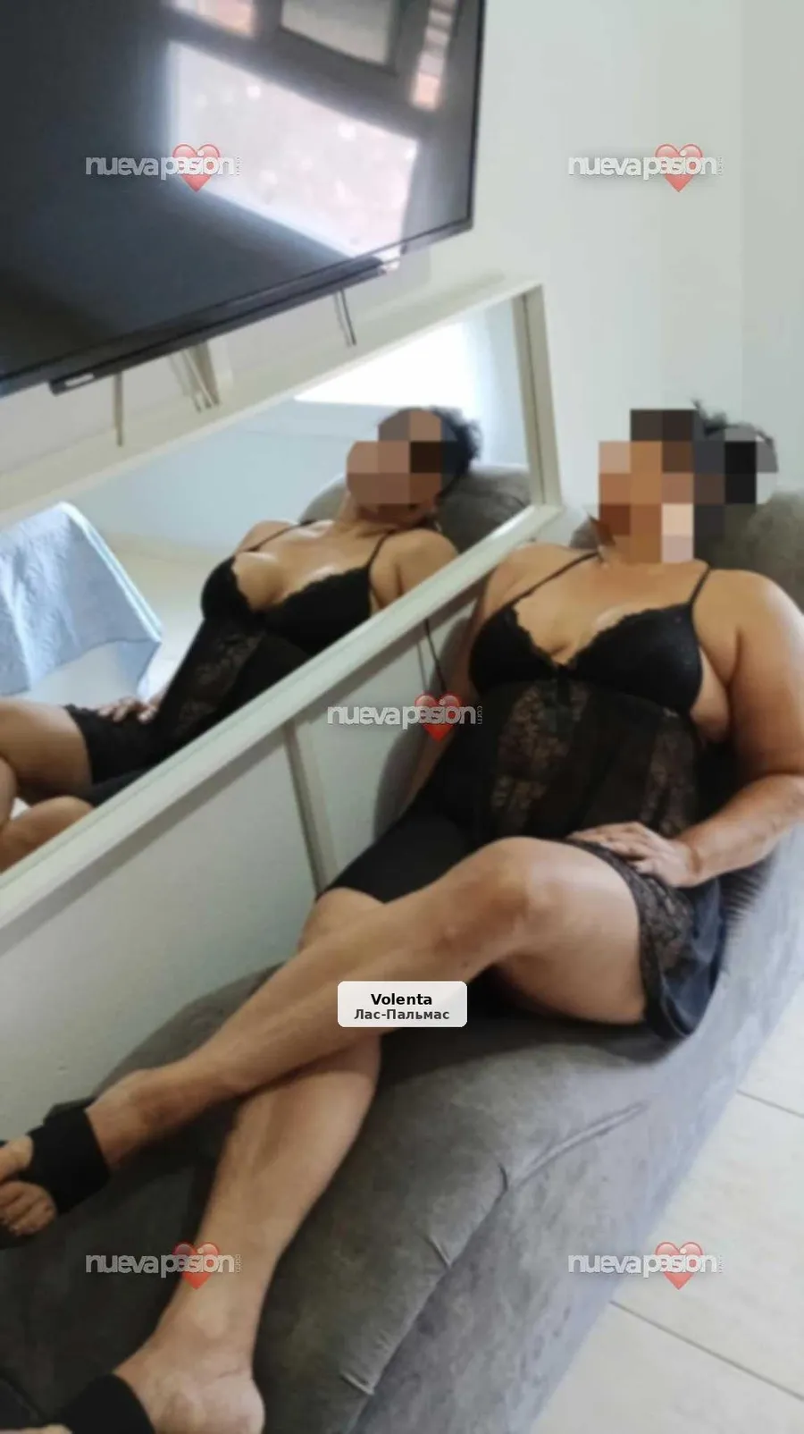 Primas muy cachondas y fiesteras - 1/4
