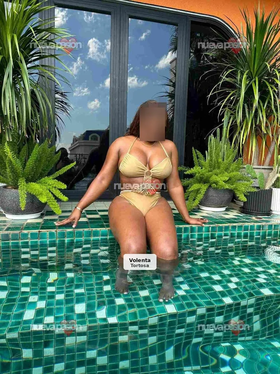 Alejandra, gorgeous brunette for gentlemen - 1/6