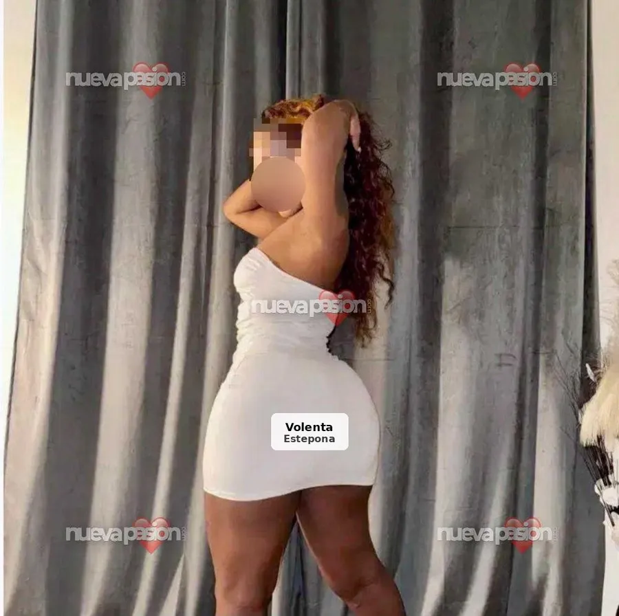 Cloe, dona colombiana de 30 anys - 1/1