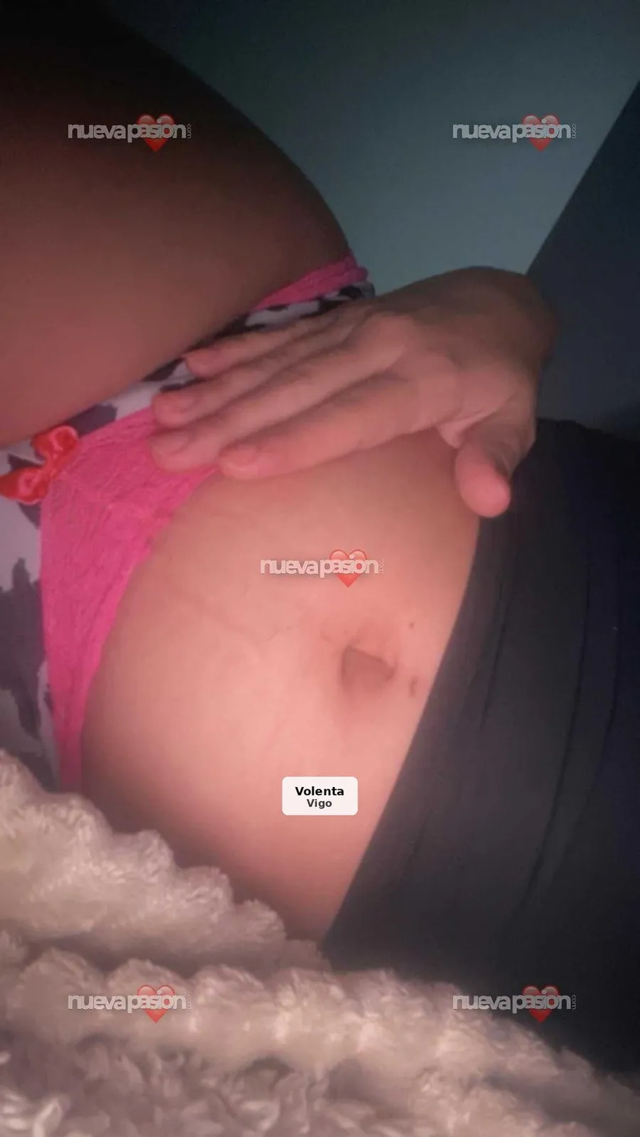 Pregnant and eager to enjoy - 1/4