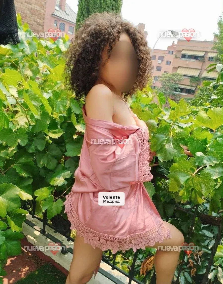 Aitana, una dona deliciosa, 22 anys - 1/4