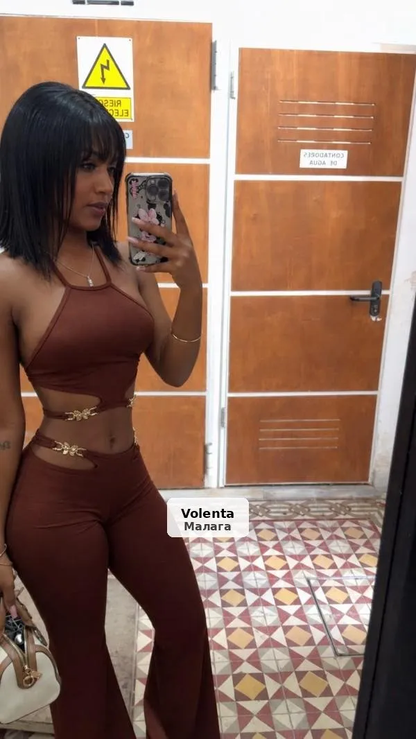 Sara, spectacular Latina with a killer figure - 1/5