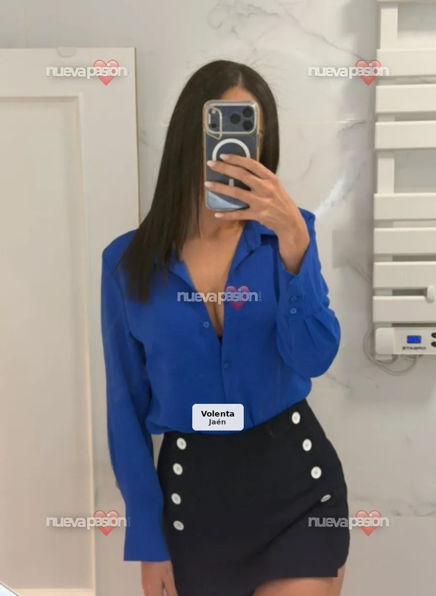 Bea, espanyola elegant en pis privat - 1/6