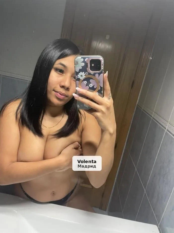 Mia, deliciosa latina, disponible 24 h - 1/8