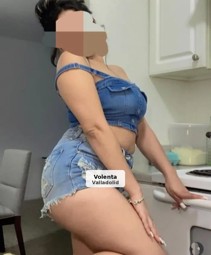 Chloe, flirty and hot in Valladolid - 1/8