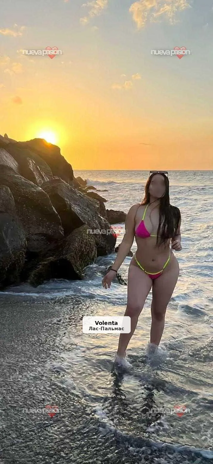 Silvana, noia llatina acabada d'arribar - 1/5