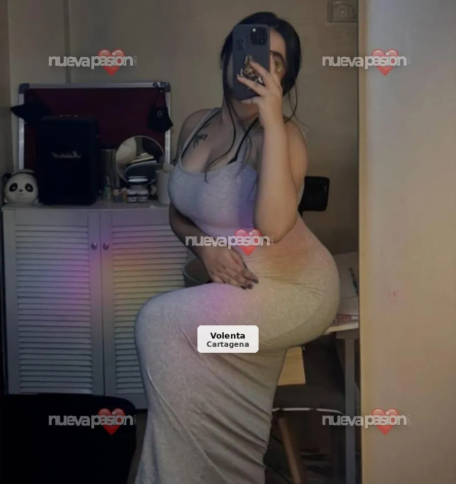 Sofi, hot and compliant - 1/8