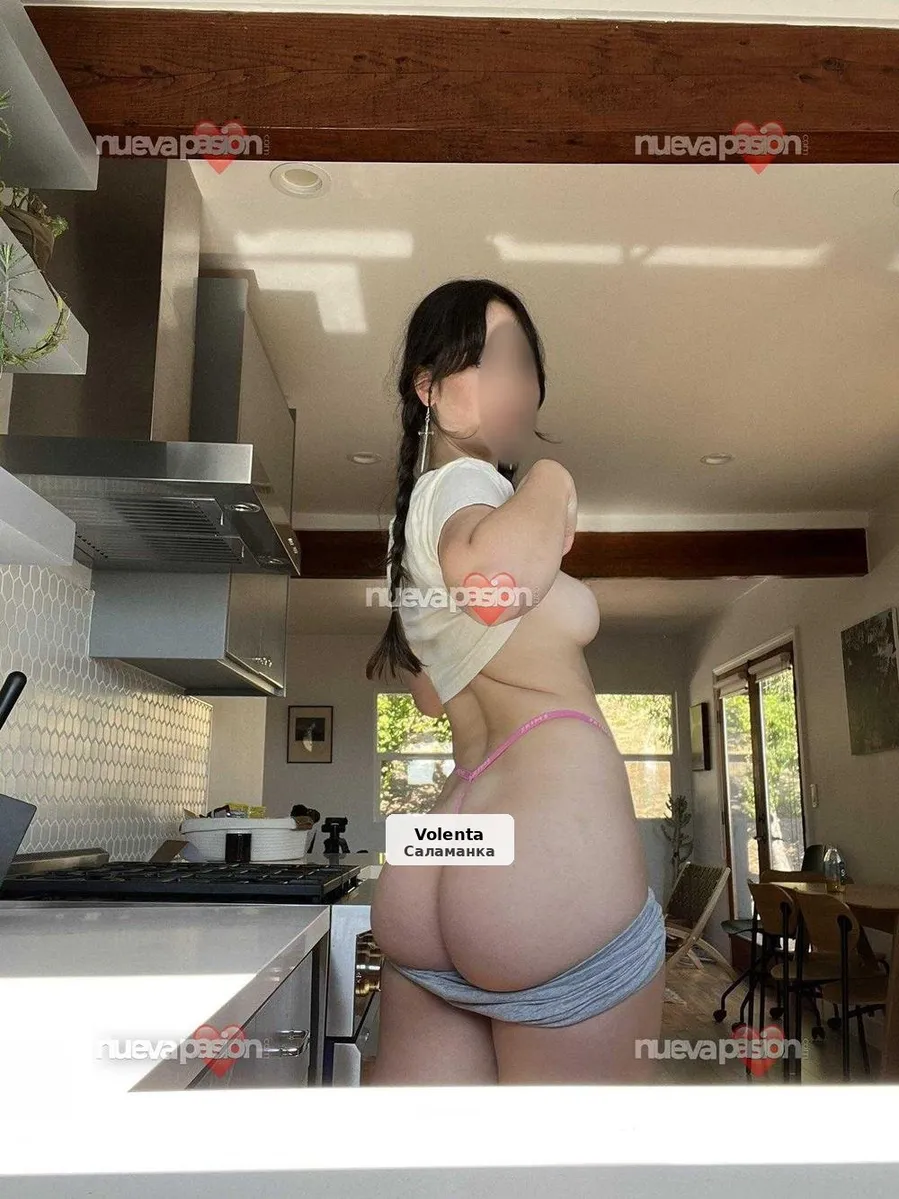 Dona jove i sexy per a les teves fantasies - 1/9