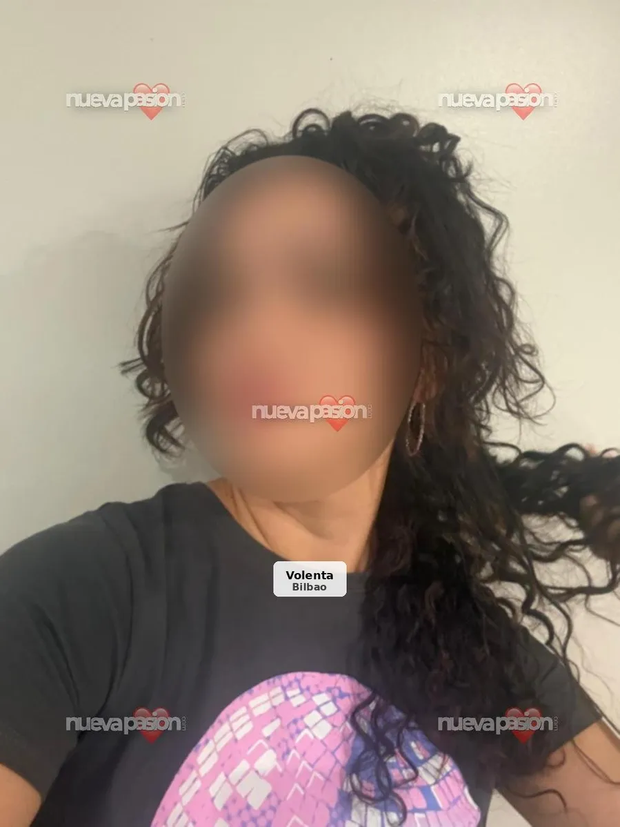 Paloma, latina afectuosa i molt festalera - 1/7
