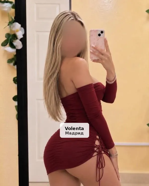 Fabi, festaiola sense límits i molt excitable - 1/3