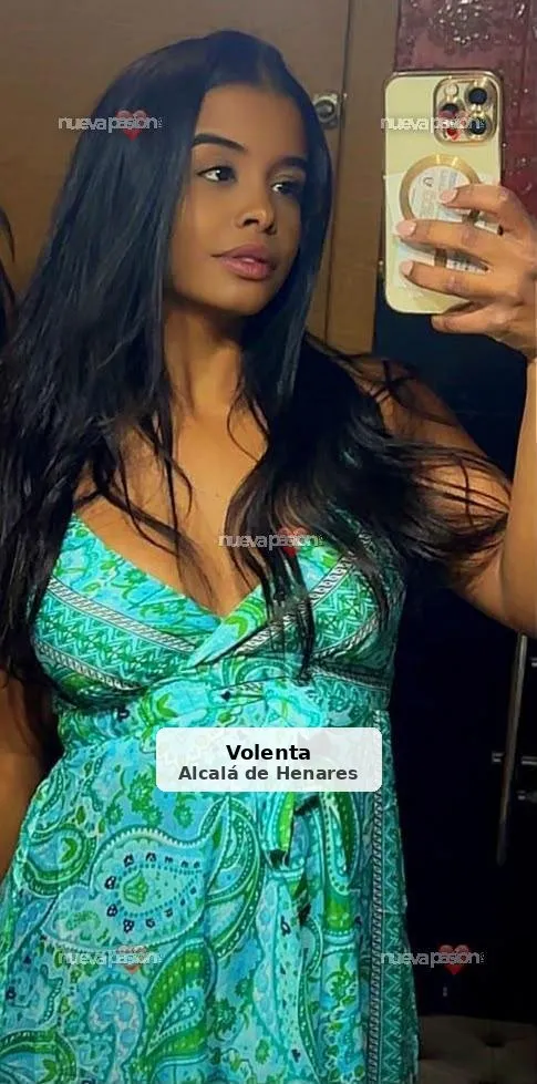Molly, morena divina, fogosa i molt festiva - 1/8