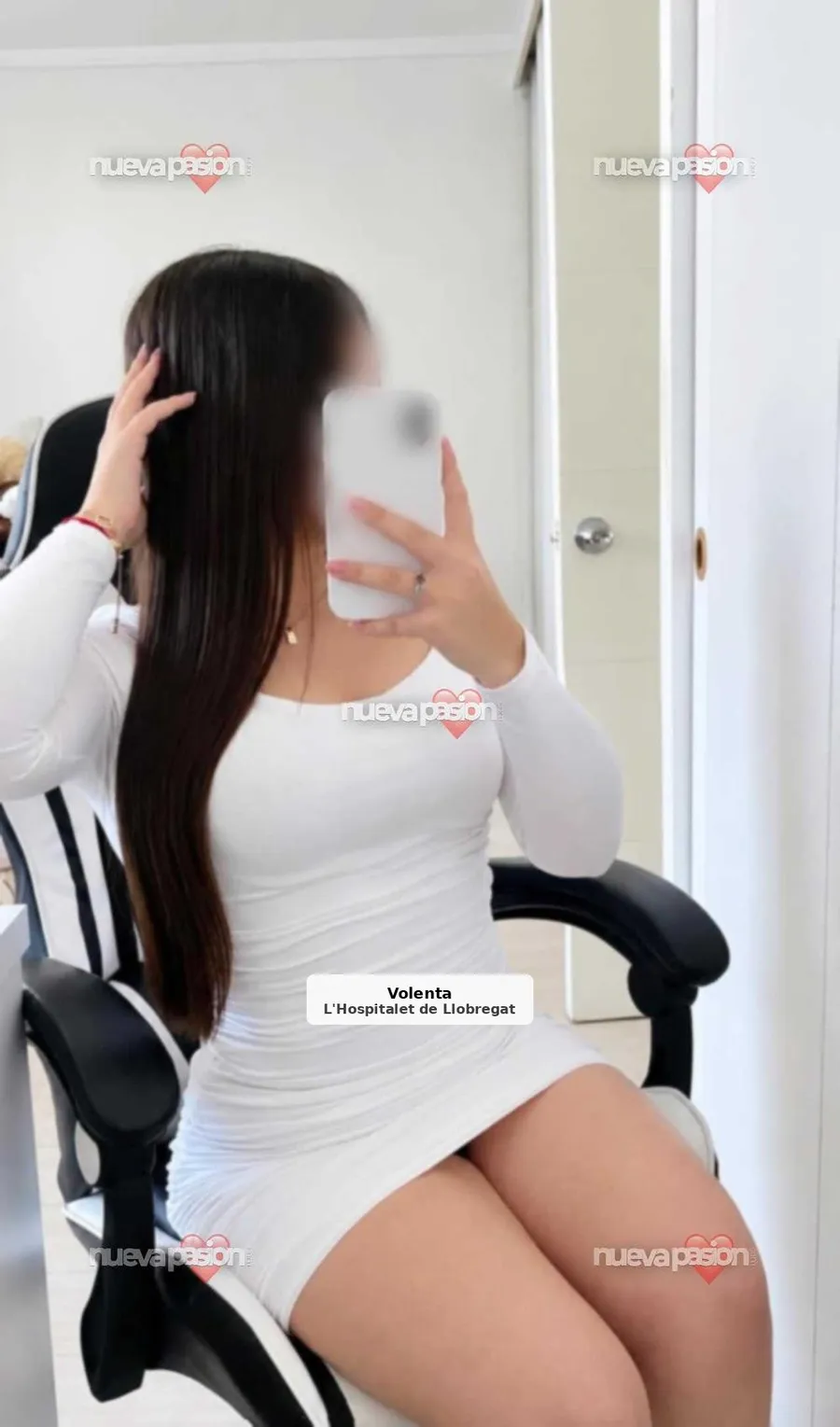 Laura, charming and very naughty Latina - 1/3